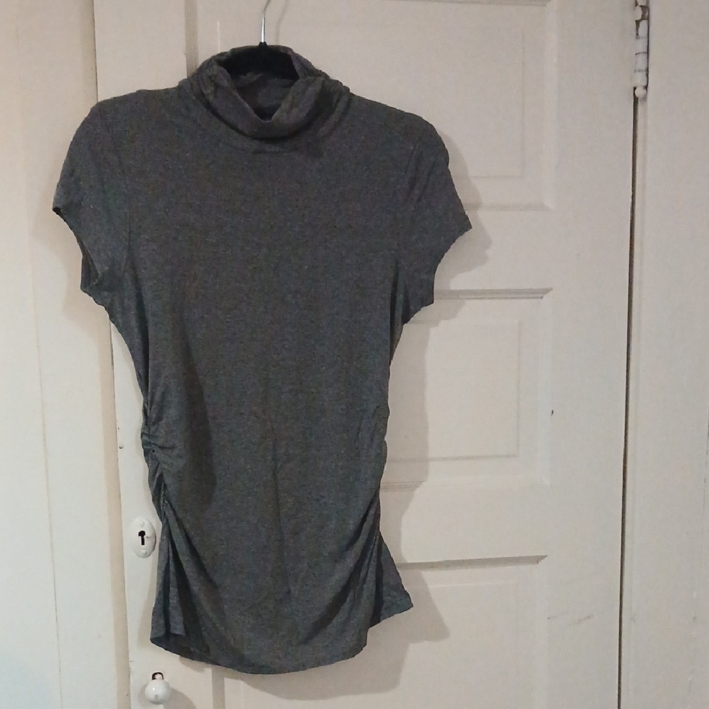 Vince Camuto Gray Short-Sleeve Turtleneck Top